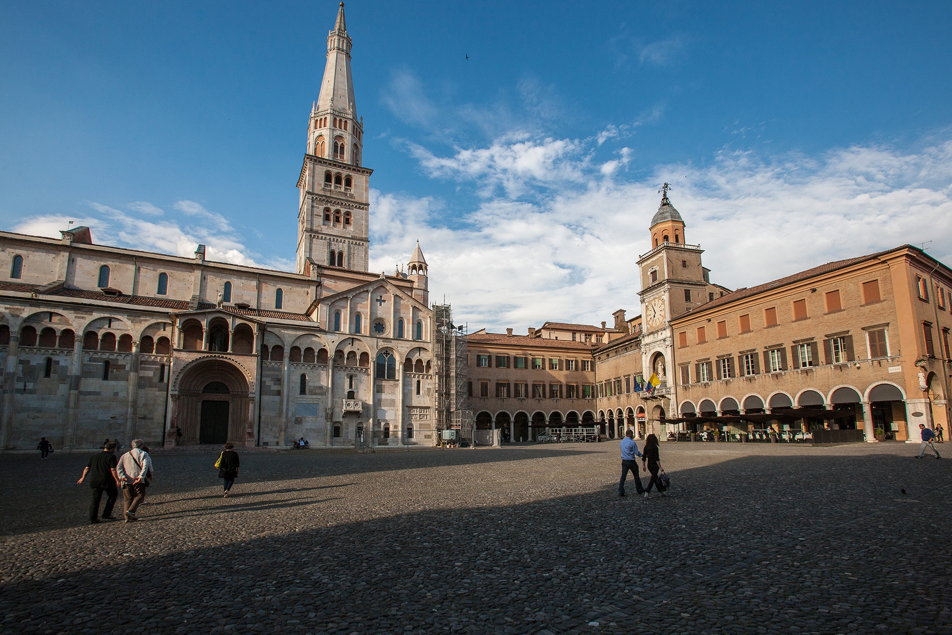 Modena Private Guide for amazing Tours - Cinzia Fabbri